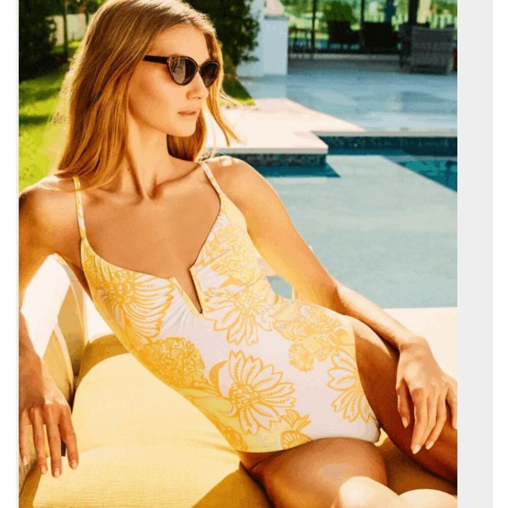 NWT Lilly Pulitzer Clode One-Piece Swimsuit- Golden Glow Juicy Story Engineered